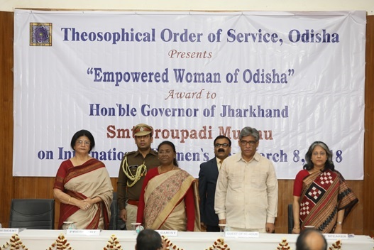 L’O.T.S. dell’Orissa premia Droupadi Murmu