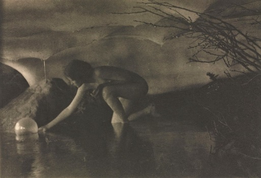 The bubble di Anne Brigman